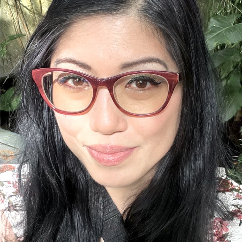 Meet your Posher, Angela